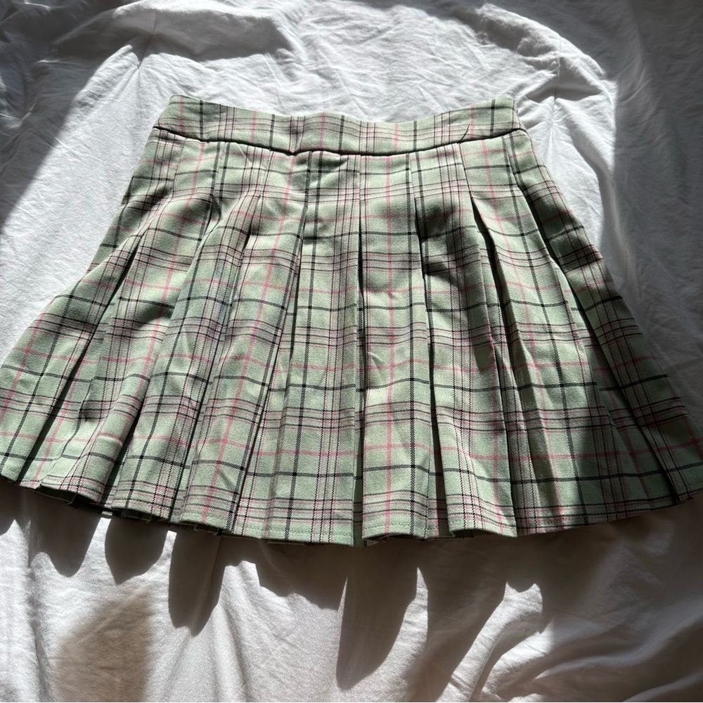 stradivarius pleated tennis mini skirt in green check size M